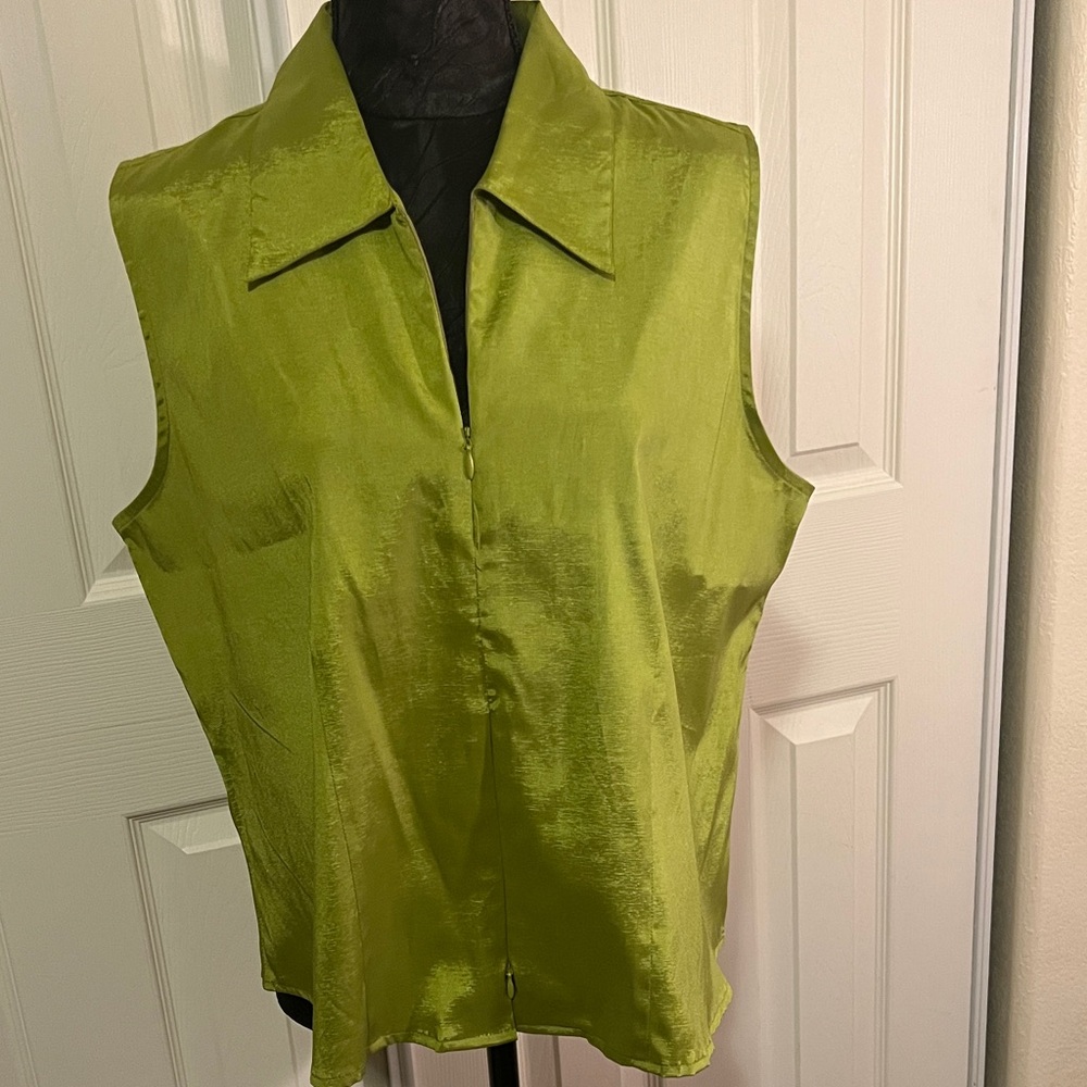 Giorgio Fiorelli Sleeveless Satin Blouse in Olive